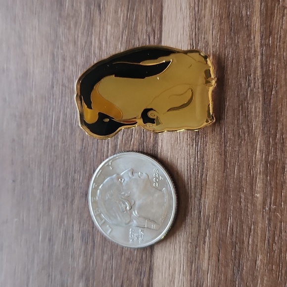 Enamel Penguin Brooch - Picture 3 of 3